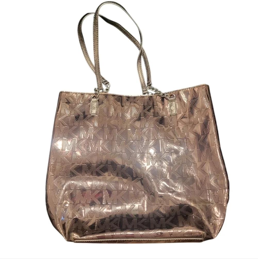 Michael Kors Silver Log Shoulder Bag With Chain Detail